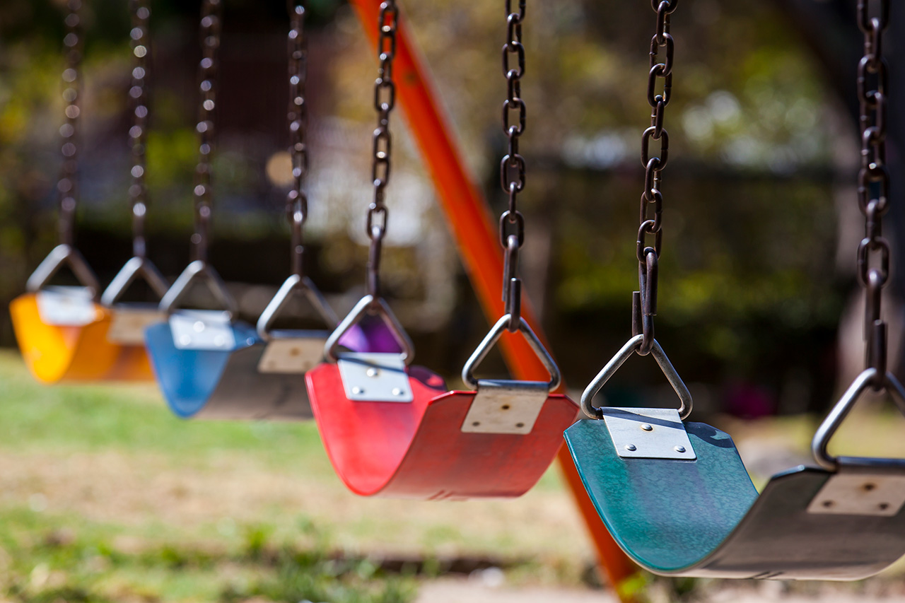 Empty-colorful-swings-at-the-park-
